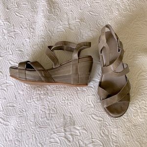 Gray Antelope Wedges - Size:9